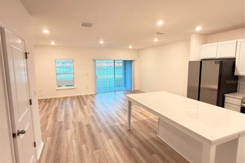 Townhouse in San Antonio, Florida 3 bedrooms, 157.38 sq.m. № 1914673 - photo 2