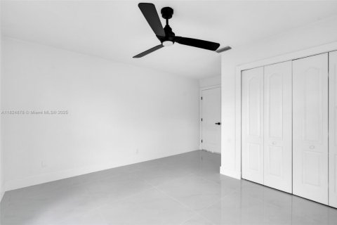 Villa ou maison à vendre à Lauderhill, Floride: 3 chambres, 165.92 m2 № 1790535 - photo 23