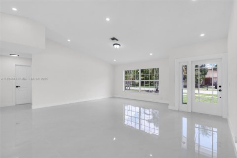 Villa ou maison à vendre à Lauderhill, Floride: 3 chambres, 165.92 m2 № 1790535 - photo 5