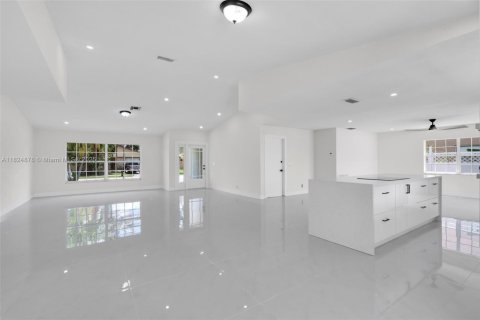 Villa ou maison à vendre à Lauderhill, Floride: 3 chambres, 165.92 m2 № 1790535 - photo 10