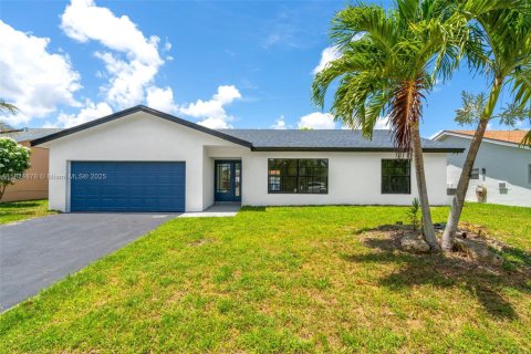 Villa ou maison à vendre à Lauderhill, Floride: 3 chambres, 165.92 m2 № 1790535 - photo 1