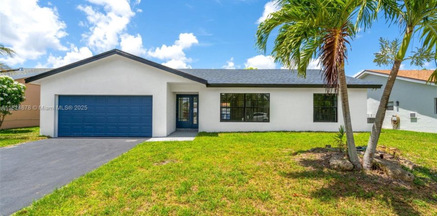 Villa ou maison à Lauderhill, Floride 3 chambres, 165.92 m2 № 1790535