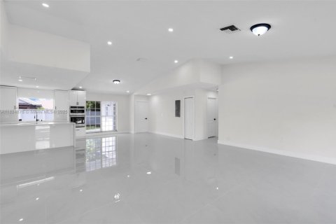 Villa ou maison à vendre à Lauderhill, Floride: 3 chambres, 165.92 m2 № 1790535 - photo 4