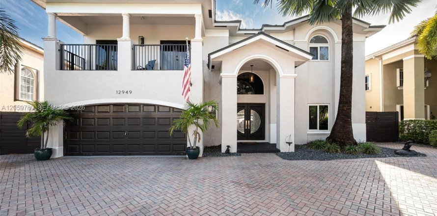 Casa en Miami, Florida 4 dormitorios, 221.85 m2 № 2275057