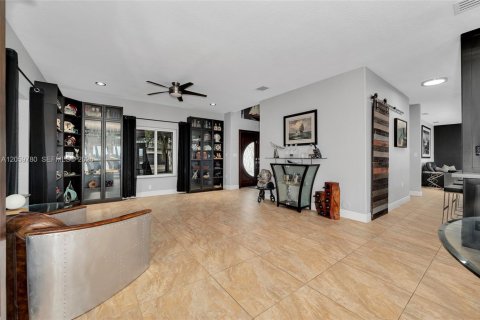 Casa en venta en Miami, Florida, 4 dormitorios, 221.85 m2 № 2275057 - foto 12