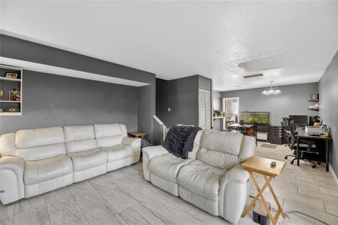 Condo in Tampa, Florida, 2 bedrooms  № 2370816 - photo 14