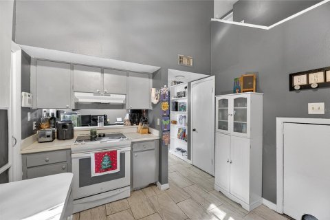 Condo in Tampa, Florida, 2 bedrooms  № 2370816 - photo 6