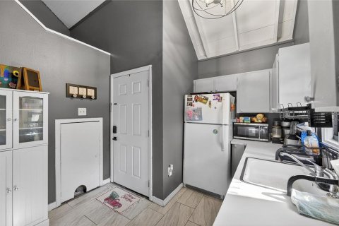 Condo in Tampa, Florida, 2 bedrooms  № 2370816 - photo 7
