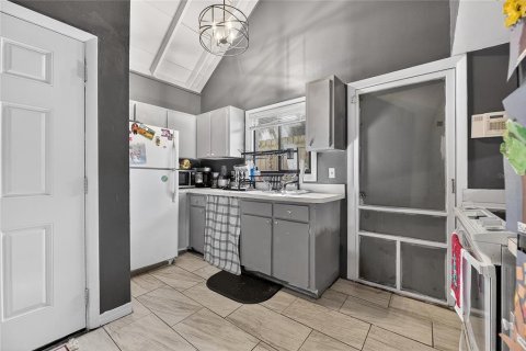Condo in Tampa, Florida, 2 bedrooms  № 2370816 - photo 4