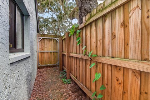 Condo in Tampa, Florida, 2 bedrooms  № 2370816 - photo 30