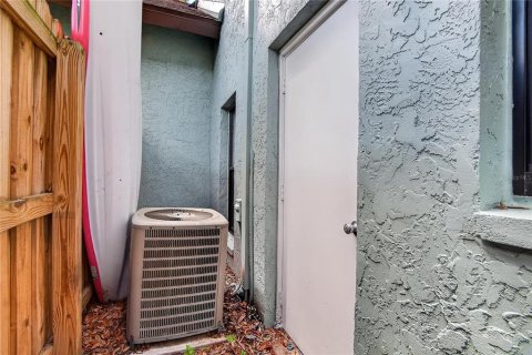Condo in Tampa, Florida, 2 bedrooms  № 2370816 - photo 29