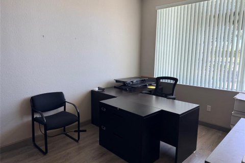 Immobilier commercial à louer à Port Charlotte, Floride: 11.15 m2 № 2101269 - photo 3