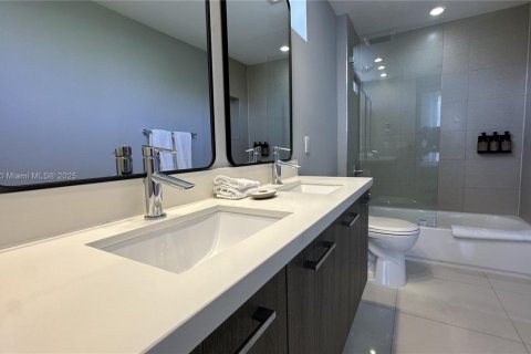 Condominio en venta en Bay Harbor Islands, Florida, 2 dormitorios, 114.83 m2 № 1954367 - foto 24