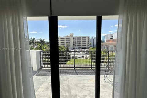 Condominio en venta en Bay Harbor Islands, Florida, 2 dormitorios, 114.83 m2 № 1954367 - foto 14