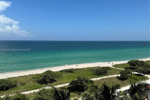 Condo in Surfside, Florida, 2 bedrooms  № 1889401 - photo 3
