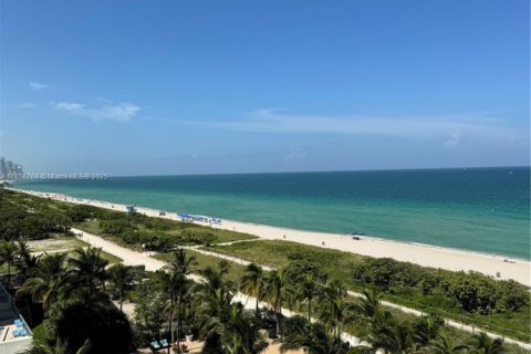 Condo in Surfside, Florida, 2 bedrooms  № 1889401 - photo 4