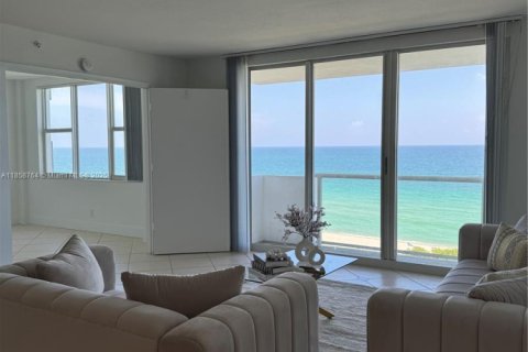 Condo in Surfside, Florida, 2 bedrooms  № 1889401 - photo 6