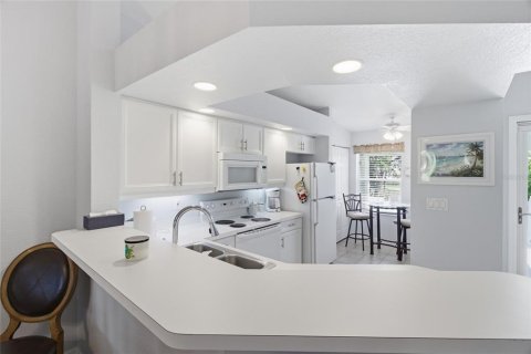 Copropriété à vendre à North Port, Floride: 2 chambres, 107.12 m2 № 2215771 - photo 9