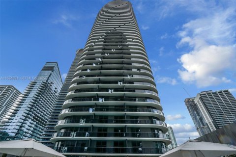 Condominio en Miami, Florida, 2 dormitorios  № 2186039