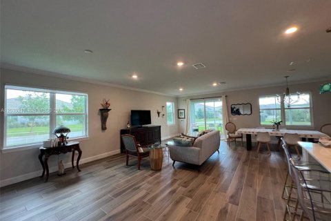 House in Port St. Lucie, Florida 3 bedrooms, 202.9 sq.m. № 2086404 - photo 19