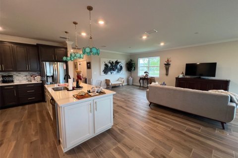 House in Port St. Lucie, Florida 3 bedrooms, 202.9 sq.m. № 2086404 - photo 20