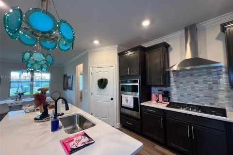 House in Port St. Lucie, Florida 3 bedrooms, 202.9 sq.m. № 2086404 - photo 16