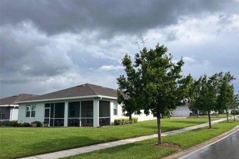 House in Port St. Lucie, Florida 3 bedrooms, 202.9 sq.m. № 2086404 - photo 5