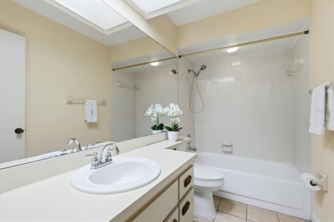Villa ou maison à vendre à Sarasota, Floride: 3 chambres, 115.48 m2 № 2415441 - photo 23