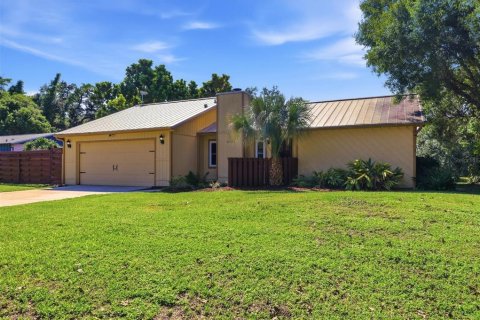 Villa ou maison à vendre à Sarasota, Floride: 3 chambres, 115.48 m2 № 2415441 - photo 2