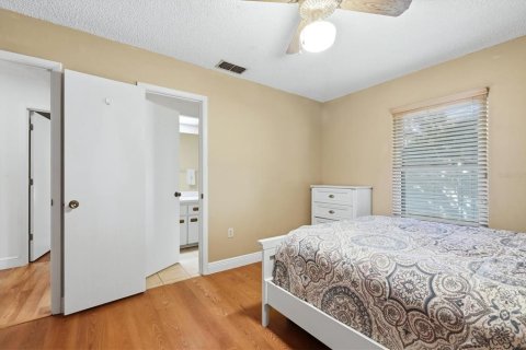 Villa ou maison à vendre à Sarasota, Floride: 3 chambres, 115.48 m2 № 2415441 - photo 21