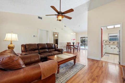 Villa ou maison à vendre à Sarasota, Floride: 3 chambres, 115.48 m2 № 2415441 - photo 7