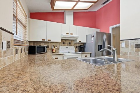 Villa ou maison à vendre à Sarasota, Floride: 3 chambres, 115.48 m2 № 2415441 - photo 12
