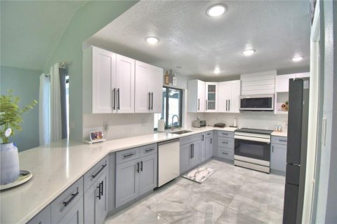 Villa ou maison à vendre à Lakeland, Floride: 4 chambres, 206.06 m2 № 2216704 - photo 19