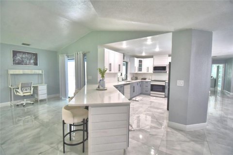 Villa ou maison à vendre à Lakeland, Floride: 4 chambres, 206.06 m2 № 2216704 - photo 17