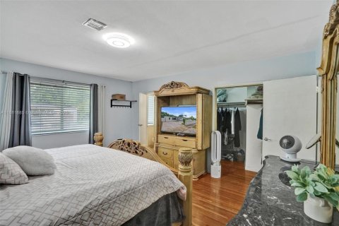 House in North Miami, Florida 3 bedrooms, 172.05 sq.m. № 1924763 - photo 20