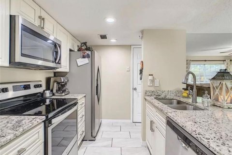 Condominio en alquiler en Sarasota, Florida, 3 dormitorios, 130.81 m2 № 1825262 - foto 10
