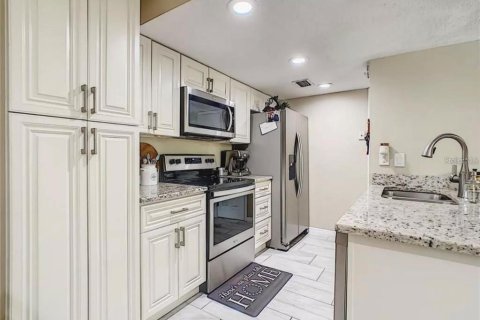 Condominio en alquiler en Sarasota, Florida, 3 dormitorios, 130.81 m2 № 1825262 - foto 11