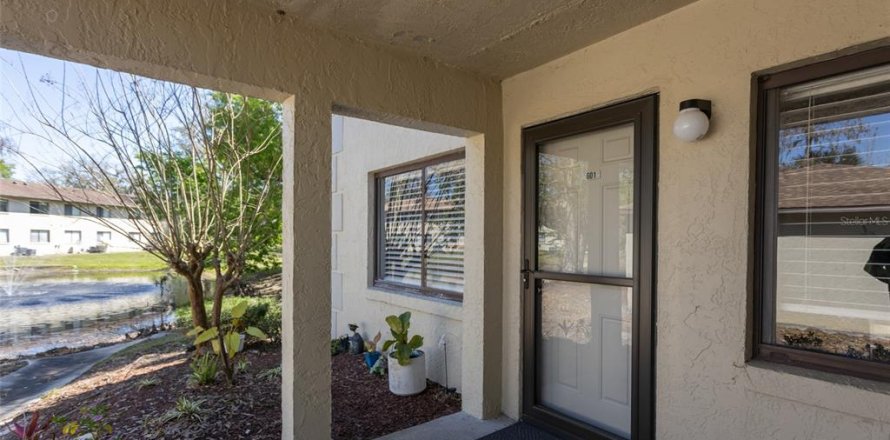 Condominio en South Daytona, Florida, 2 dormitorios  № 1572771