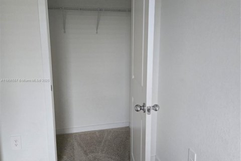 House in Florida City, Florida 3 bedrooms, 132.66 sq.m. № 1882280 - photo 22