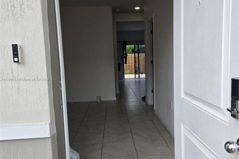 House in Florida City, Florida 3 bedrooms, 132.66 sq.m. № 1882280 - photo 3