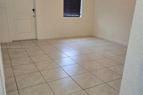 House in Florida City, Florida 3 bedrooms, 132.66 sq.m. № 1882280 - photo 4