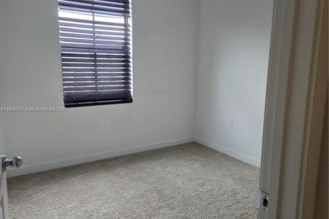 House in Florida City, Florida 3 bedrooms, 132.66 sq.m. № 1882280 - photo 21