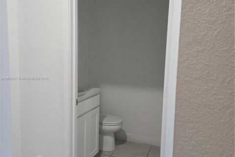 House in Florida City, Florida 3 bedrooms, 132.66 sq.m. № 1882280 - photo 9