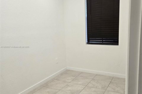 House in Florida City, Florida 3 bedrooms, 132.66 sq.m. № 1882280 - photo 6
