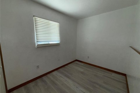 House in Sarasota, Florida 4 bedrooms, 147.9 sq.m. № 1908376 - photo 14