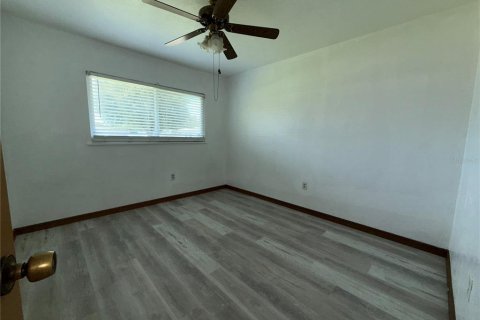 House in Sarasota, Florida 4 bedrooms, 147.9 sq.m. № 1908376 - photo 7