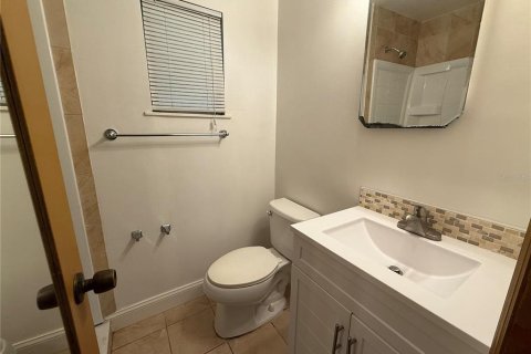 House in Sarasota, Florida 4 bedrooms, 147.9 sq.m. № 1908376 - photo 19