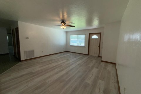 House in Sarasota, Florida 4 bedrooms, 147.9 sq.m. № 1908376 - photo 3
