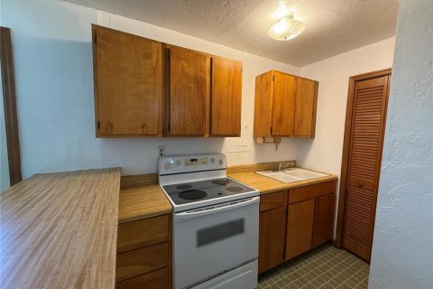 House in Sarasota, Florida 4 bedrooms, 147.9 sq.m. № 1908376 - photo 16