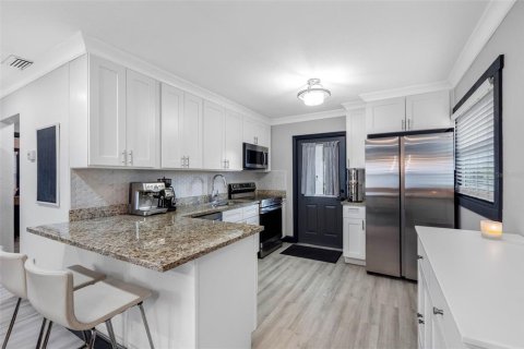 Villa ou maison à vendre à Tampa, Floride: 2 chambres, 76.37 m2 № 2322709 - photo 6
